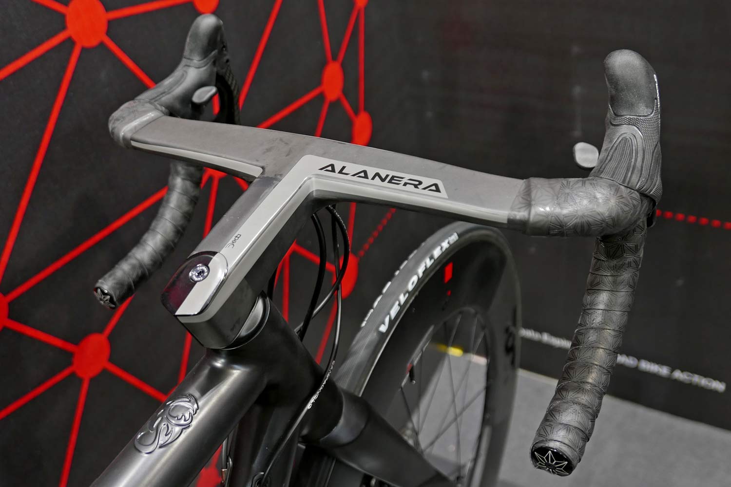 Deda Alanera Integrated Handlebar: A Technological Marvel in Modern Cycling